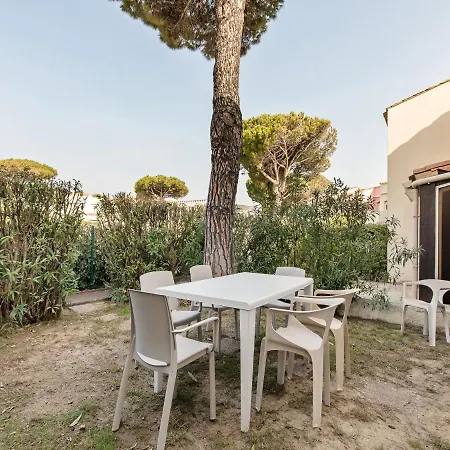 Apartment 2 Bedroom Apartment For 7 *